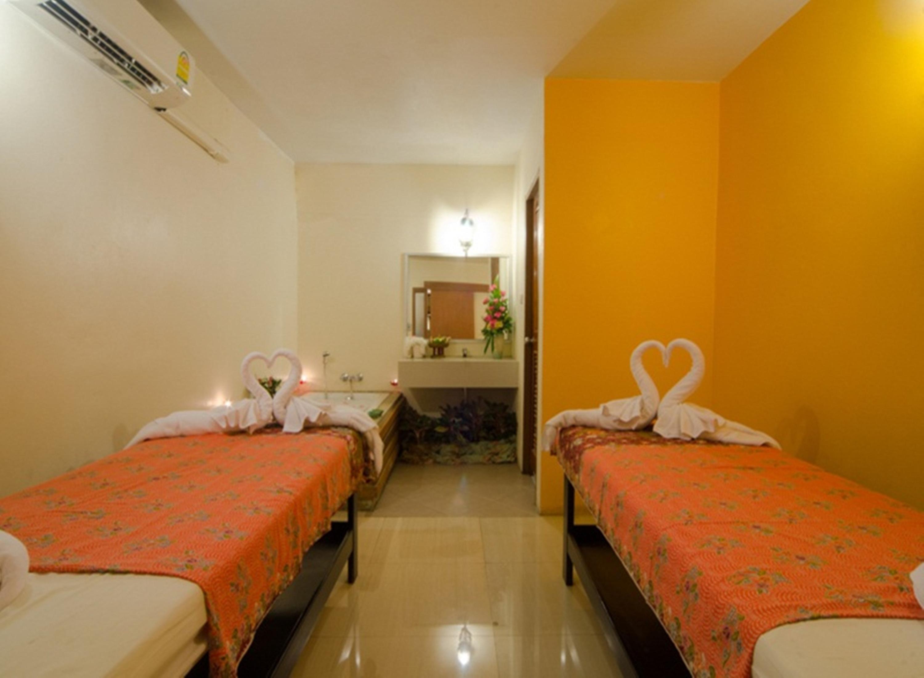 Eastiny Place Hotel Патая Екстериор снимка